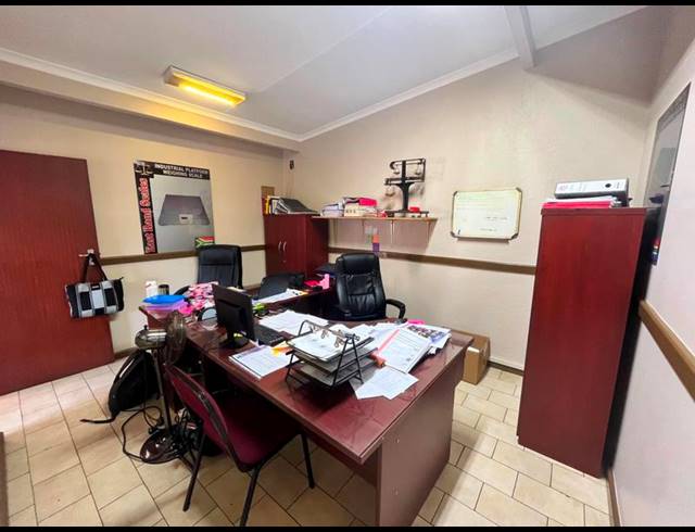 BUSINESS FOR SALE IN SPRINGS CENTRAL